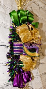 Glitter-ally Perfect Mardi Gras Wreath - Image 3
